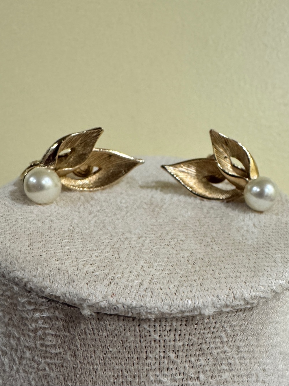 Sarah Cov. Gold Leaf Pearl clip on  Earrings - Women's Fashion Jewelry